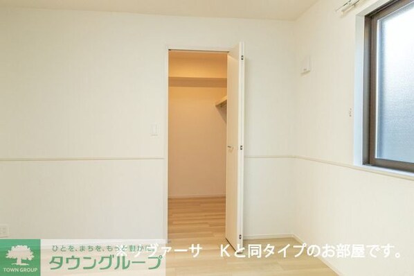 コリーナ アルモ Eの物件内観写真